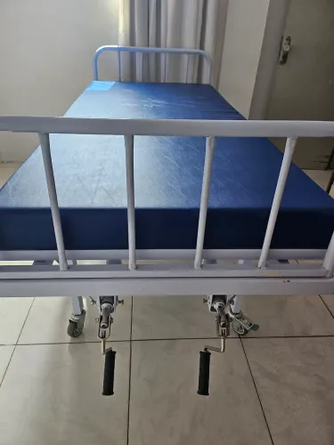 Cama Hospitalar c/ colchão/apoio