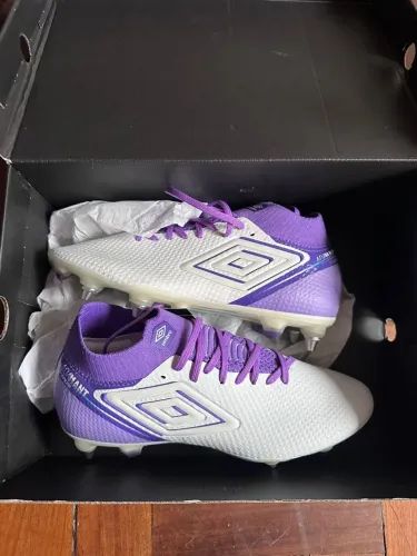 Chuteira UMBRO adamante top speed