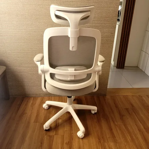 Cadeira de Escritório Ergonômica Mara Elements