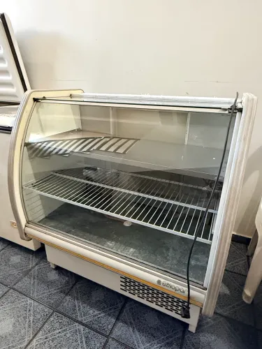 Vitrine Refrigerada - Expositor 1,00m Gelopar