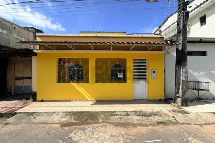 Casa duplex no Conjunto Eldorado, aceita financiamento bancário