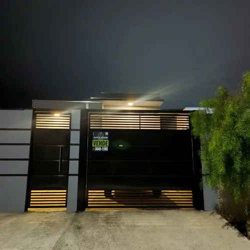 Belíssima casa a venda bairro Flamboyant 