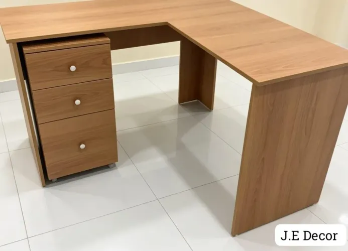 Mesa L com. Gaveteiro amadeirado