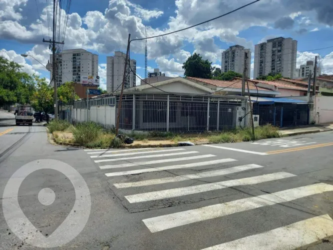 Casa à venda no bairro Taquaral