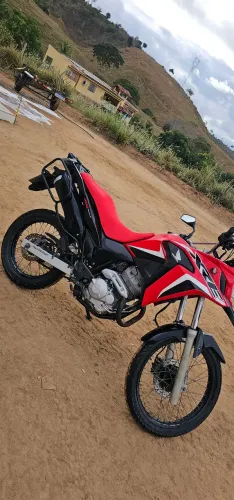 Vendo xre 300 rally ano 2021 modelo 2022