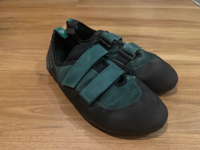 Sapatilha escalada esportiva Rock Grip (44 BR)