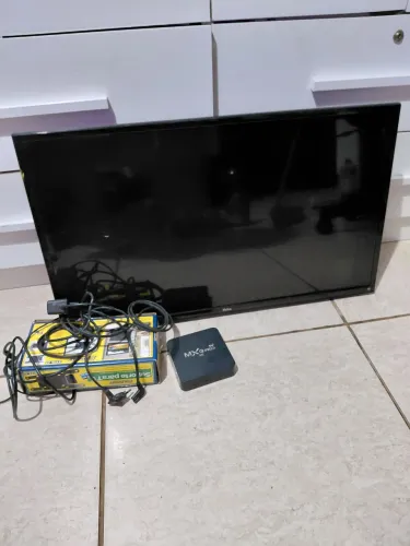 Smart TV Philco 32" Completa, Suporte Incluso!