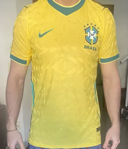 Blusa do Brasil 26 modelo jogador TAM G