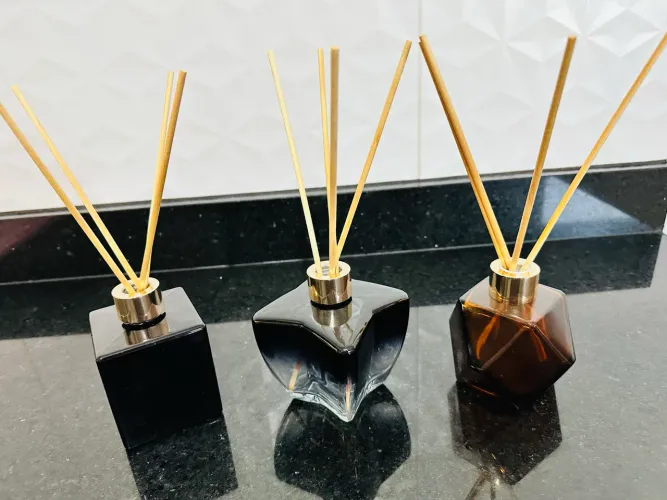 Kit com 3 vidro difusor + 12 palitos
