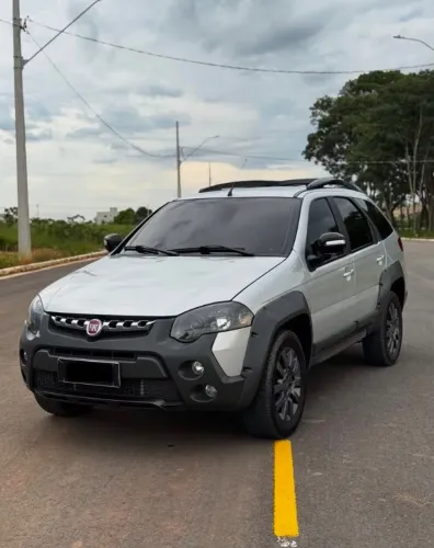 Fiat Palio Weekend Adventure Locker 1.8 Flex 2018