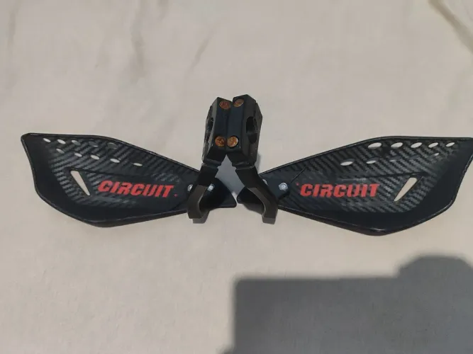 Protetor de mão circuit vector carbon
