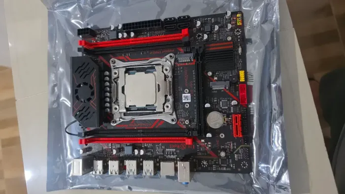 Kit Xeon E5-2667 v4 + Placa-Mãe QIYIDA X99 H9S com menos de 5 dias de uso