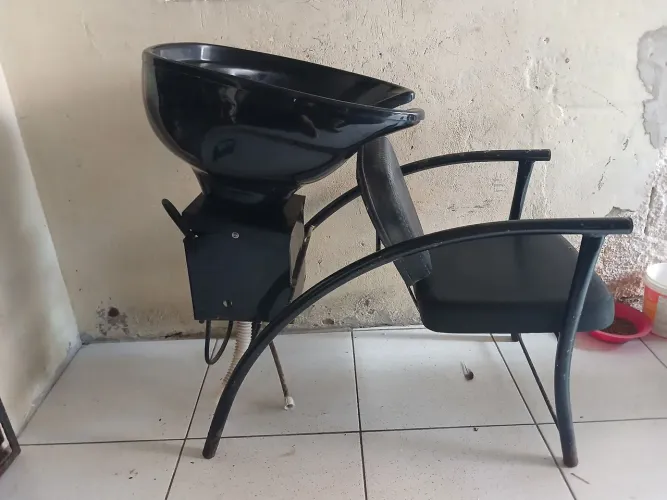 Cadeira com lavatório de salão