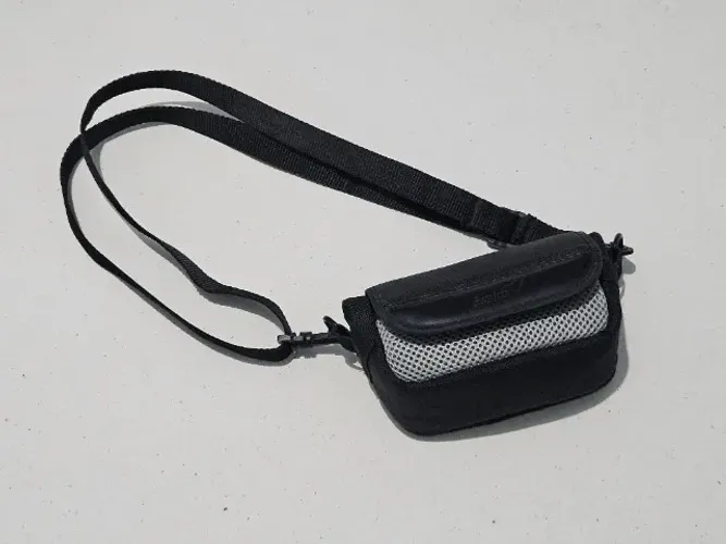 Bolsa para camera Genius em ótimo estado, raridade + cabo USB