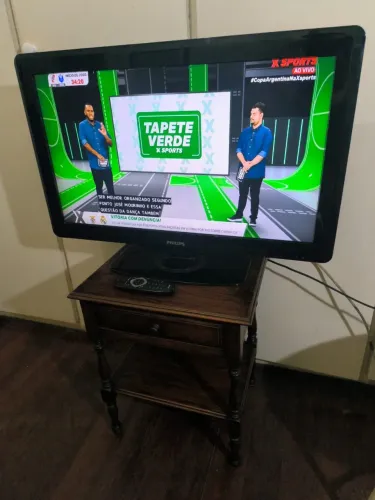 TV Philips 32" Full HD - Perfeito Estado (Com Conversor Digital)