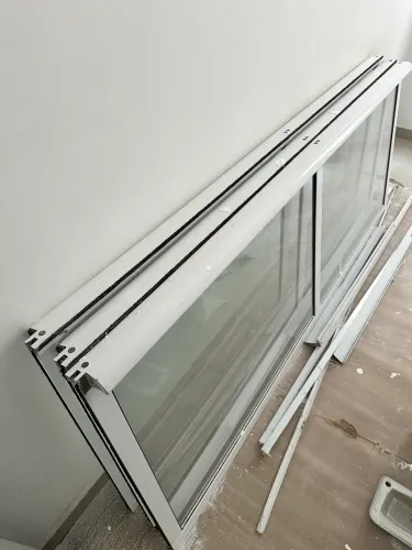 Porta de correr 3 folhas - alumínio - 2,4m de largura por 2,1 altura