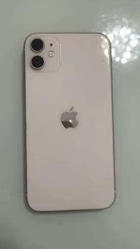 iPhone 11 - R$900,00
