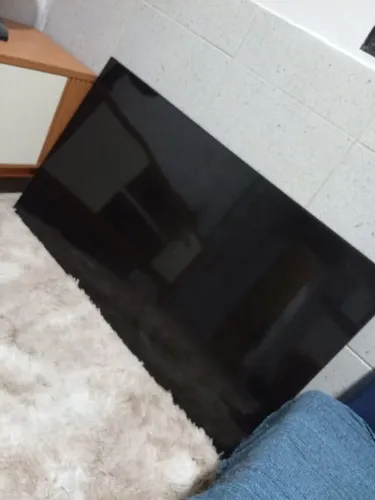Vendo TV Samsung quebrada a tela. Pra quem precisa aproveitar as peças. Novinha