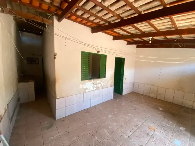 Lote com 10 kitinetes, St. Campinas - Proximo a Leste Oeste - Imovel para Investimento