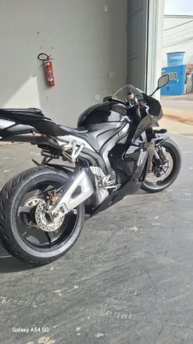 Honda CBR 600 RR 2010/2011 | 39.800 KM | MANUAL + CHAVE RESERVA