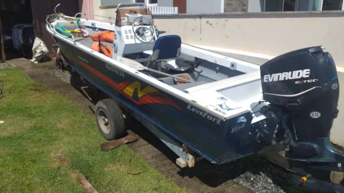 Motor Popa Evinrude ETec 75HP