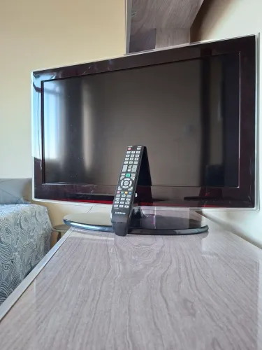 TV Monitor Samsung 26" LCD - Conversor Digital Integrado e HDMI