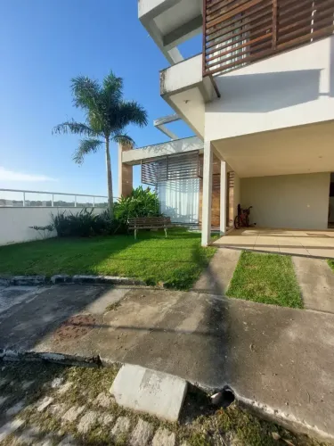 Casa alto padrão em condomínio no Bairro da Glória.