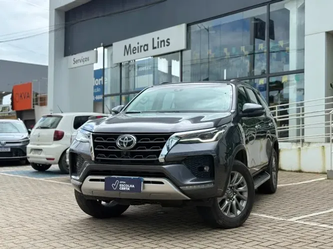 Toyota Hilux SW4 SRX 4X4 2.8 TDI 16V Dies. Aut. 2024