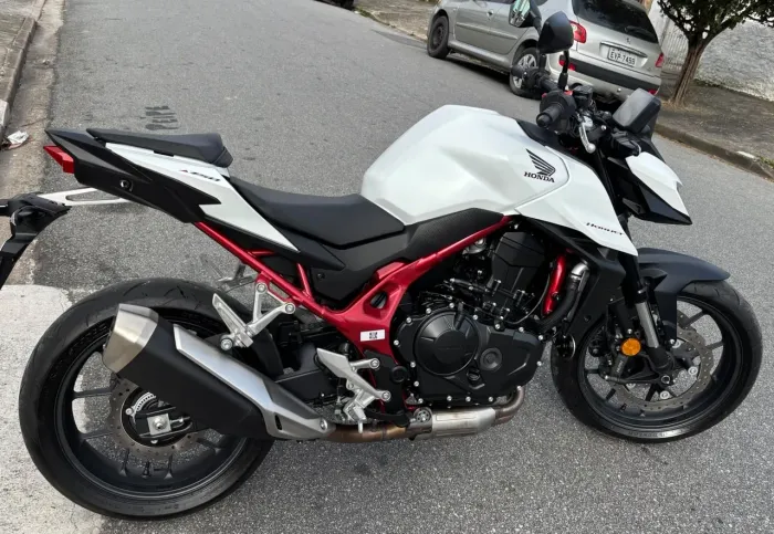 HORNET ABAIXO DA TABELA