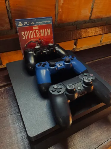 PS4 SLIM 1TB - ÓTIMO ESTADO!