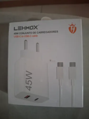 Carregador de parede turbo com 45 w de potência marca lehmox!