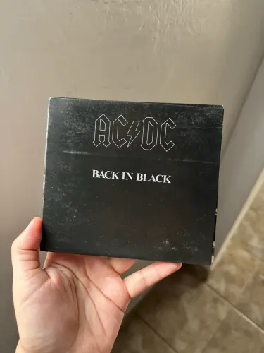 AC/DC BACK IN BLACK
