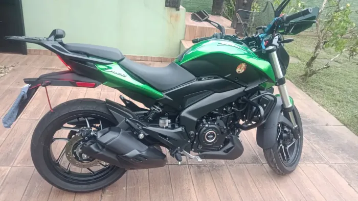Dominar 400, com 4000km, zerada, top