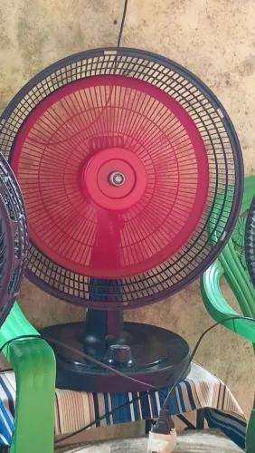 Ventilador 40.centimetros super forte no selo de loja semi novo pra vender 
