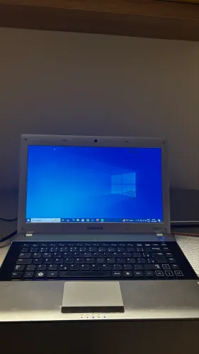 Notebook Samsung RV411 i3 | SSD 111GB + HD 465GB | 6GB RAM