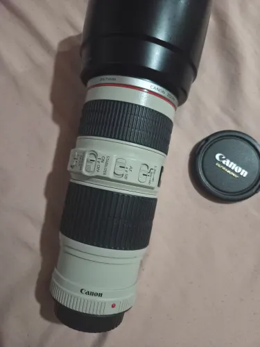 Canon EF 70-200 f/4 L versão IS USM