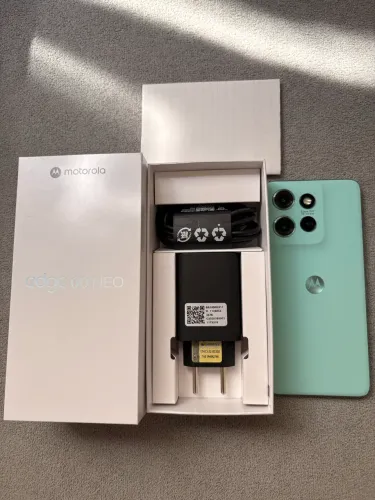 Moto Edge 60 neo - 256 GB ainda na garantia 