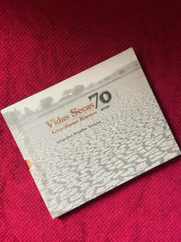 LIVRO GRACILIANO VIDAS SECAS - 70 anos 