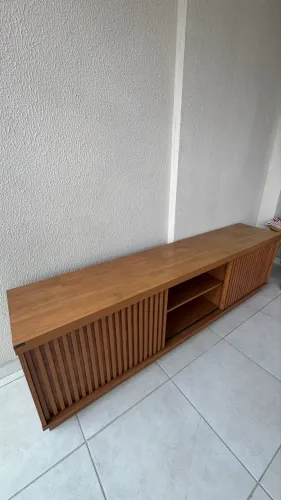 Rack para tv ripado 2 portas de correr