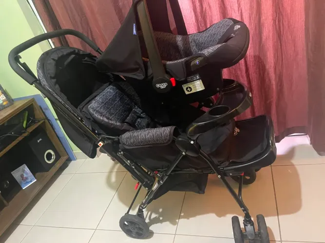 Carrinho mais bebê conforto
