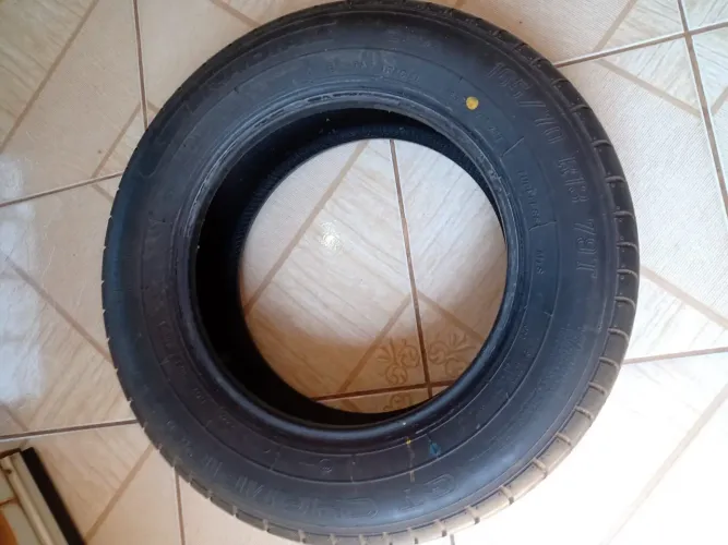 Pneu aro 13/165/70