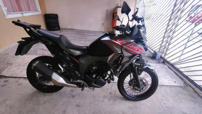 Versys 300 tourer 2021 (com motor fundido).