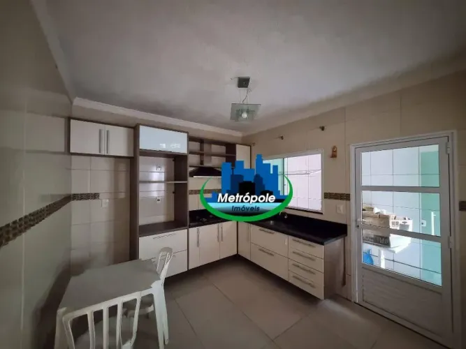 Sobrado com 4 dormitórios à venda, 130 m² por R$ 310.000 - Jardim Marilena - Guarulhos/SP