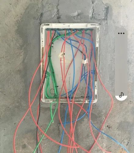 Eletricista gratuito  para Mul...