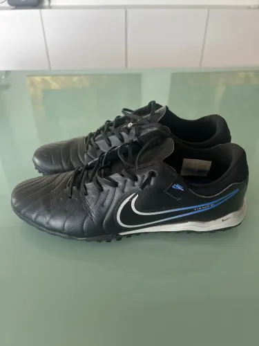 Chuteira nike tiempo society