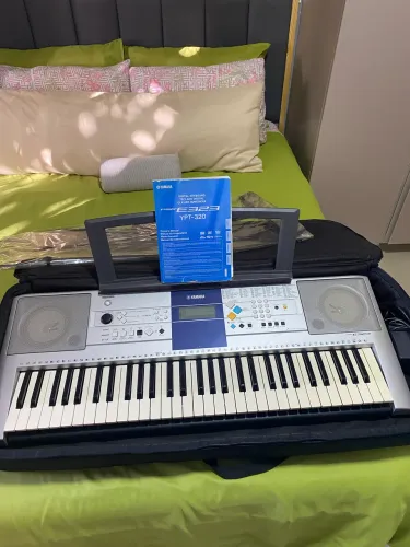 Desapego, teclado Yamaha , excelente qualidade e estado de conservação