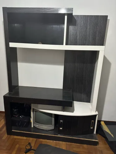 Doação de estante para tv