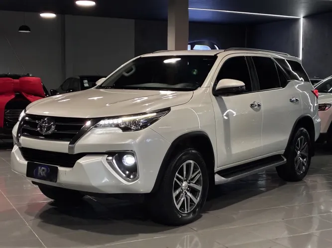 Toyota Hilux SW4 4X4 2.8 Diesel 2019