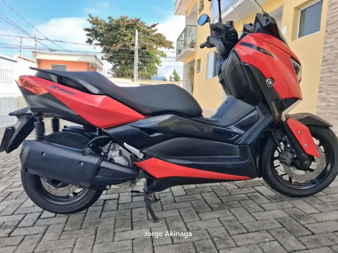 Yamaha X MAX 250