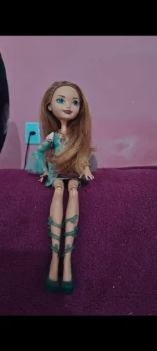 Boneca ever after high